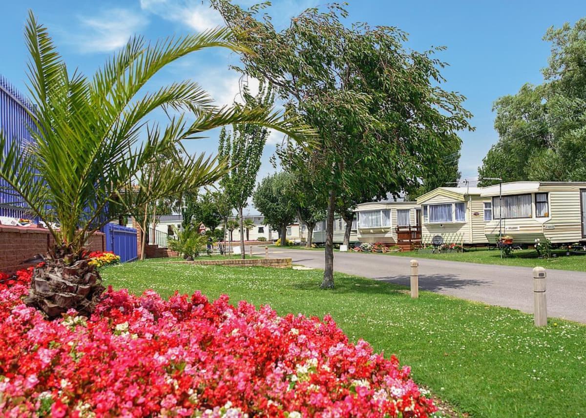 Riverside Caravan Holiday Park Bognor Regis Exterior foto